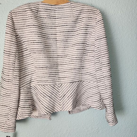 Tahari Striped Black and White Blazer - Picture 4 of 14